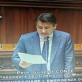 Coronavirus, Conte in Parlamento: &quot;Lavoriamo per garantire ulteriore accesso alla liquidità, stanziamenti per altri 25 miliardi&quot;