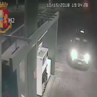 Sgominata la banda che rubava auto e trattori, rinvenute in un campo a Vigevano tre colonnine per l'erogazione di energia elettrica e acqua potabile