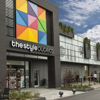Effetto Decreto, già chiusi outlet di Vicolungo e Serravalle