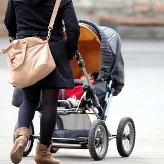 Il Viminale: «Sì alla passeggiate genitore-figli». La Regione Lombardia non ci sta: «Abbassare la guardia ora sarebbe devastante»
