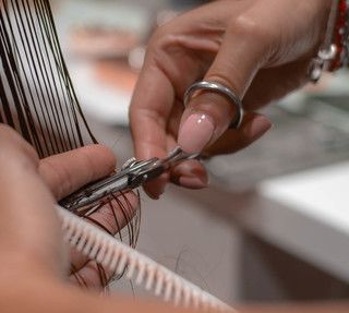 Il grido d'aiuto di parrucchieri e saloni estetici: «Avevamo inviato proposte al governo, non ci hanno neppure risposto»