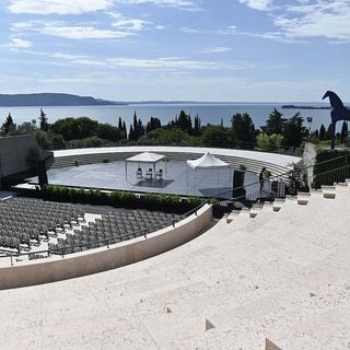 L'anfiteatro del Vittoriale completato dopo 90 anni. Fontana all'inaugurazione: «Conquista storica e architettonica lombarda»