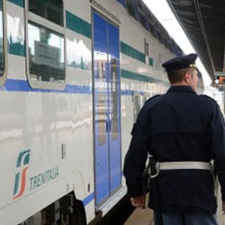 Novara: crolla a terra mentre è in treno: salvata dagli agenti Polfer