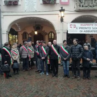 Abbiategrasso, in 400 per la riapertura del Pronto Soccorso (e la dignità cittadina)
