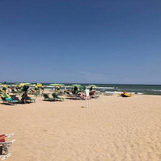 Vacanze, il 93% sceglie l'Italia ma solo il 36% ha già prenotato. In crisi le città d'arte, mete preferite Puglia, Toscana e Sicilia