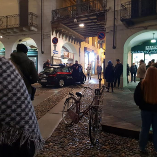 Vercelli: rissa in piazza Cavour