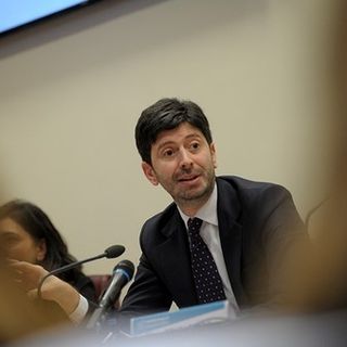 Il Ministro della Sanità Speranza conferma: «Restrizioni per il Covid-19 estese almeno fino a Pasqua»