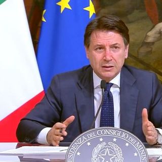 Coronavirus, il premier Conte: «Più poteri alle Regioni e multe fino a 3mila euro. Falso il prolungamento delle restrizioni al 31 luglio»