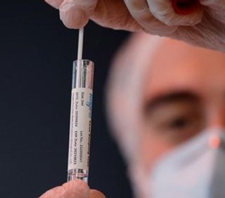 Covid, 2 milioni di test rapidi in arrivo in Lombardia