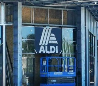 Magenta/Corbetta, si lavora di gran lena: rotatoria quasi conclusa, discount Aldi in arrivo