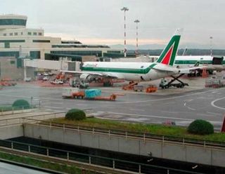 40 bengalesi atterranno a Malpensa: rispediti a casa su indicazione del Ministero alla Salute