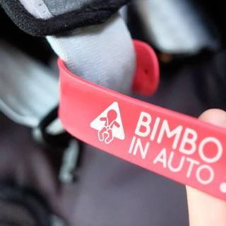 Magenta aderisce al progetto Schiaffo: 500 braccialetti per non dimenticare i bimbi in auto