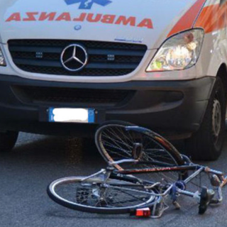 Investito da un'auto, muore anziano ciclista