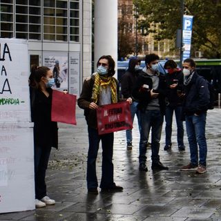 Presidio degli studenti a palazzo Lombardia contro la didattica a distanza
