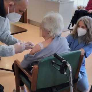 Casa famiglia San Vittore Olona: iniziata la campagna vaccinale. Adesioni tra i residenti del 95% e dell’80% tra gli operatori