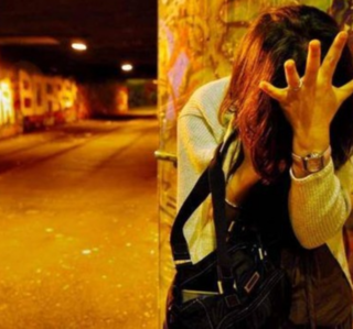 Blocca in strada una ballerina, la picchia e tenta la violenza