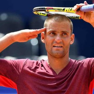 I campioni hanno due cuori - Hasta siempre, colonnello Youzhny. Di Teo Parini