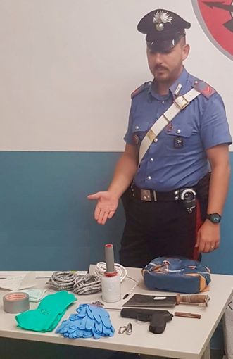 Vigevano: lo minaccia di morte con una pistola ad aria compressa, arrestato un 69 enne