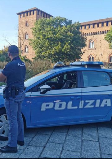 Pavia: minaccia agente di polizia con un coltello, arrestato un 27enne Pavia: minaccia agente di polizia con un coltello, arrestato un 27enne
