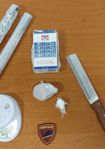 Pavia: spaccio di sostanze stupefacenti e falsa identità, 41enne arrestato dagli agenti della volante Pavia: spaccio di sostanze stupefacenti e falsa identità, 41enne arrestato dagli agenti della volante