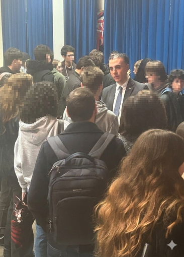 Legalità in azione a Pavia: il vicario Manganaro incontra gli studenti tra memoria storica e futuro nella Polizia di Stato