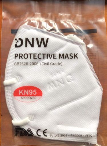 Pavia: l'associazione giovani avvocati dona 80 mascherine al San Matteo Pavia: l'associazione giovani avvocati dona 80 mascherine al San Matteo