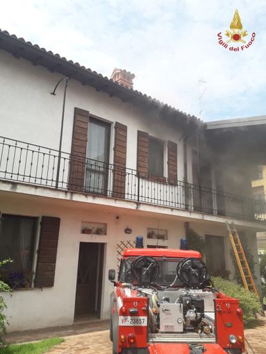 Vigevano: fiamme in un'abitazione di corso Milano, danni ingenti