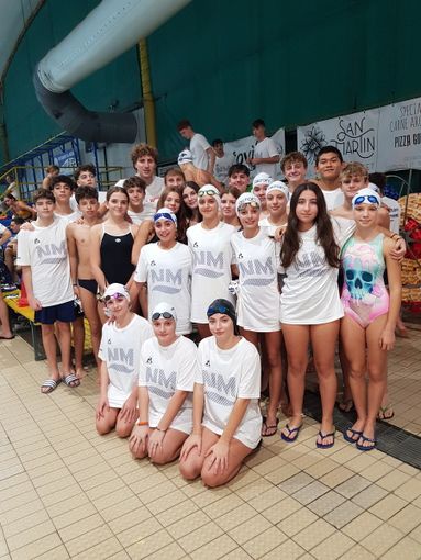 Nella foto: gli atleti dell’H2Sport alla gara sociale della Nuotatori Milanesi
