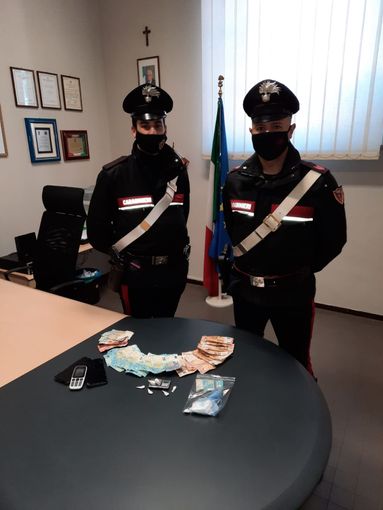 Voghera: sorpresi con 30 grammi di cocaina in auto, in manette due persone Voghera: sorpresi con 30 grammi di cocaina in auto, in manette due persone