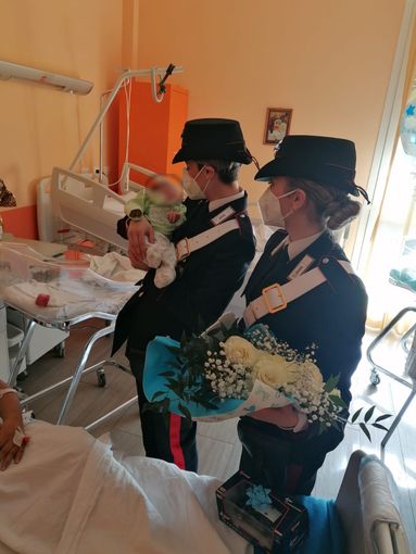 Carugate: donna incinta salvata dai maltrattamenti del marito partorisce la sera stessa e riceve la visita dei carabinieri