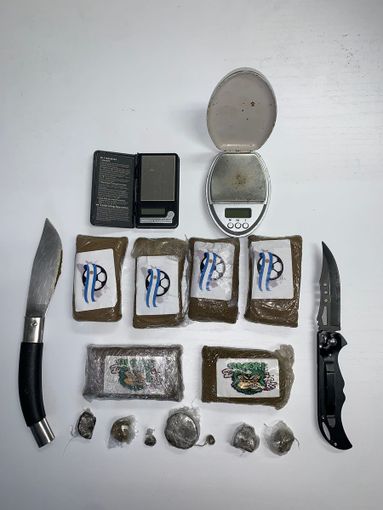 Landriano: trovato con 7 etti di hashish nel comodino, arrestato un 20enne