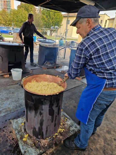 Atmosfera natalizia alla Sagra della Polenta per i primi due weekend di dicembre: la festa impreziosisce il Villaggio di Natale di Peschiera Borromeo Atmosfera natalizia alla Sagra della Polenta per i primi due weekend di dicembre: la festa impreziosisce il Villaggio di Natale di Peschiera Borromeo