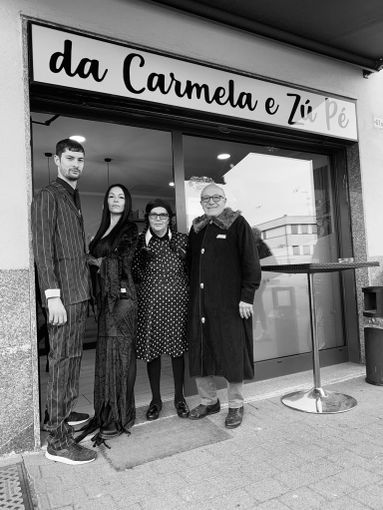 Magenta, speciale Halloween. E la famiglia Cannizzo si trasforma nella famiglia Addams