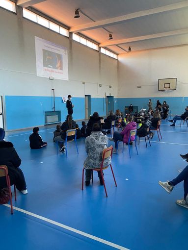 Pavia: lezione dei carabinieri a scuola contro bullismo e cyberbullismo