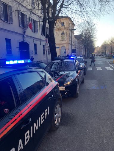 Voghera: lo perseguitavano da mesi per riscuotere un credito, denunciati due uomini Voghera: lo perseguitavano da mesi per riscuotere un credito, denunciati due uomini