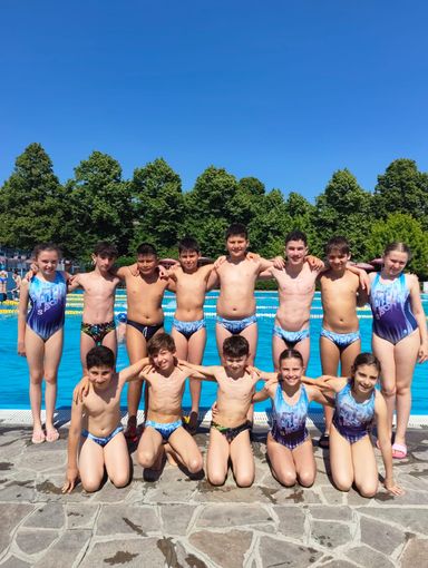 Nella foto: gli Esordienti A e B che hanno gareggiato al Trofeo Forum Nella foto: gli Esordienti A e B che hanno gareggiato al Trofeo Forum