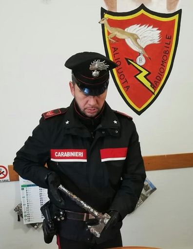 Casorate Primo: trovato con un'ascia nel bagaglio dell'auto, denunciato un 22enne