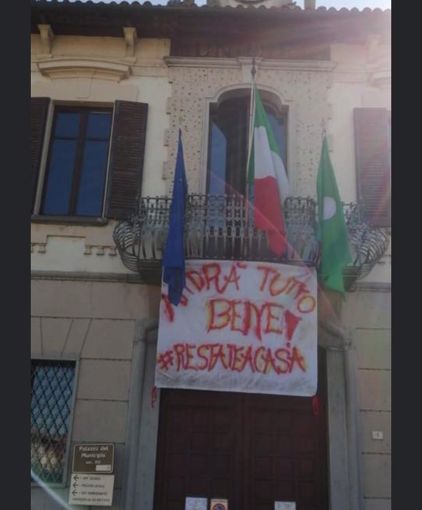 Tromello, l’amministrazione comunale promuove l’iniziativa “Andrà tutto bene” Tromello, l’amministrazione comunale promuove l’iniziativa “Andrà tutto bene”