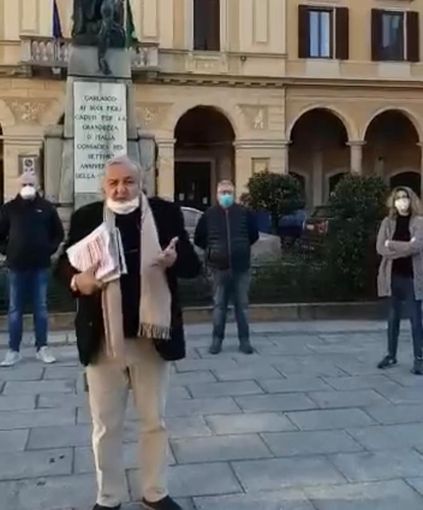 Garlasco, mascherine in edicola. Nel fine settimana ne arriveranno altre 10 mila (distribuite porta a porta)
