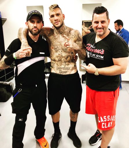 Pugilato, il cutman Veronese all’angolo del campione Scardina nel match per la difesa del titolo IBF Pugilato, il cutman Veronese all’angolo del campione Scardina nel match per la difesa del titolo IBF