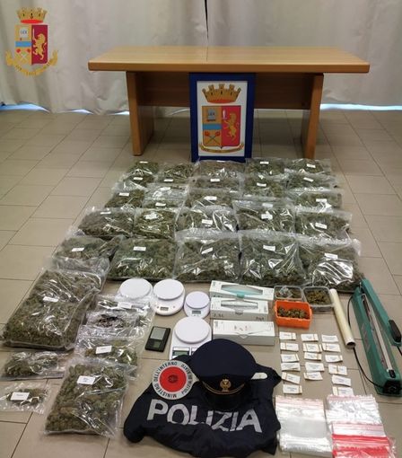 Oltrepò: trovato con 12 chili di marijuana destinata a Milano, in manette un 37enne