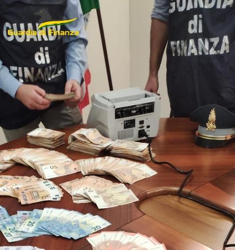 Pavia, maxi frode fiscale nelle vendite online, sequestrati oltre 2milioni di euro Pavia, maxi frode fiscale nelle vendite online, sequestrati oltre 2milioni di euro