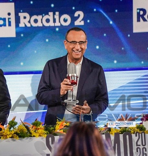 Carlo Conti con il Premio AssoMusica, foto Duilio Rizzo