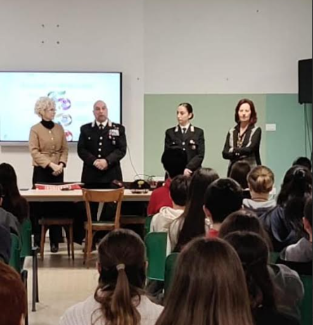 Gropello, cultura della legalità: I carabinieri incontrano gli studenti