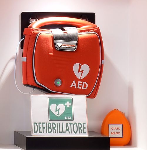 L'Università di Pavia dona 41 defibrillatori di ultima generazione alla città