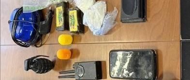 Pavia, la Polizia di Stato arresta un 58enne per detenzione ai fini di spaccio di sostanza stupefacente. In casa anche repliche di armi Pavia, la Polizia di Stato arresta un 58enne per detenzione ai fini di spaccio di sostanza stupefacente. In casa anche repliche di armi