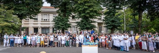 Il San Matteo di Pavia festeggia i suoi lavoratori con un brindisi firmato “La Versa – Terre d’Oltrepò” Il San Matteo di Pavia festeggia i suoi lavoratori con un brindisi firmato “La Versa – Terre d’Oltrepò”