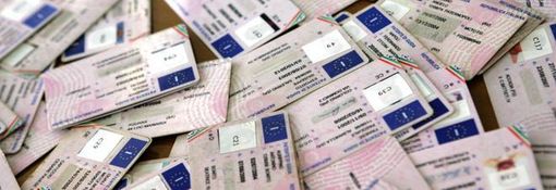 Milano, patenti false in vendita a 150 euro: truffa scoperta dalla Polizia Locale
