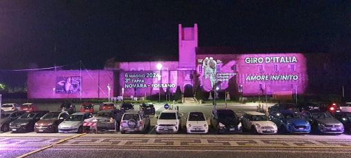 Novara si veste di rosa in attesa del Giro d'Italia