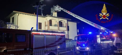 Casorate Primo: incendio in una canna fumaria, intervengono i Vigili del fuoco Casorate Primo: incendio in una canna fumaria, intervengono i Vigili del fuoco